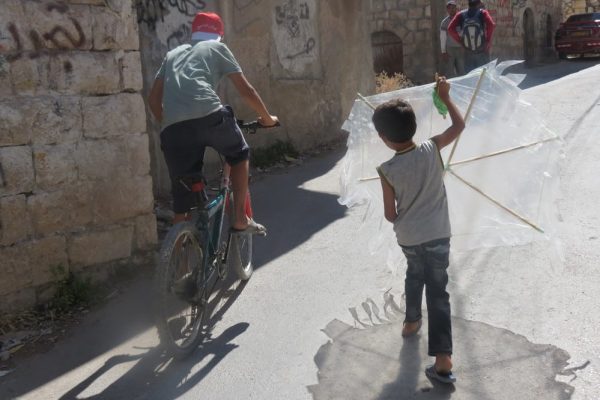 bicycle-kite-streets